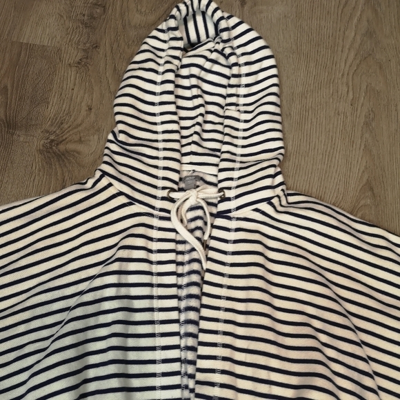 Y2K contemporary hooded striped fleece drawstring poncho - Picture 3 of 9